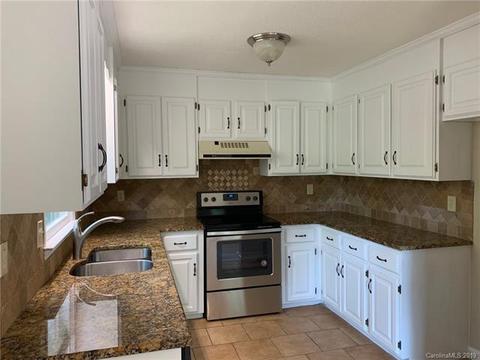 19605 Grasmere Pl, Cornelius, NC 28031 photo 5