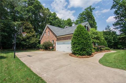6695 Fox Ridge Cir, Davidson, NC 28036 photo 4
