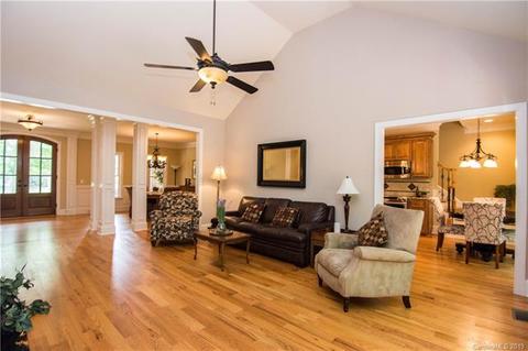 6695 Fox Ridge Cir, Davidson, NC 28036 photo 13