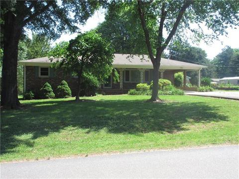 3960 Lai Ber Dr, Conover, NC 28613 photo 1