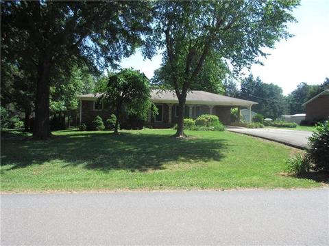 3960 Lai Ber Dr, Conover, NC 28613 photo 2