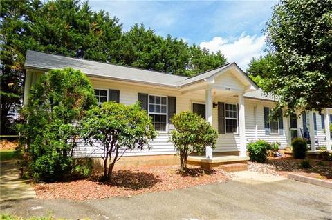1720 18th Ave, Hickory, NC 28601 photo 1