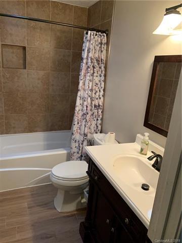 220 Davis Dr, Morganton, NC 28655 photo 5