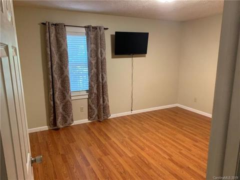 220 Davis Dr, Morganton, NC 28655 photo 6