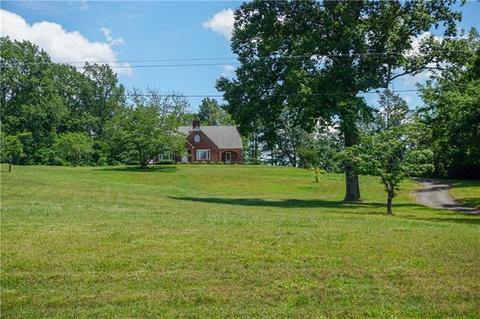 106 Main Ave, Hildebran, NC 28637 photo 3