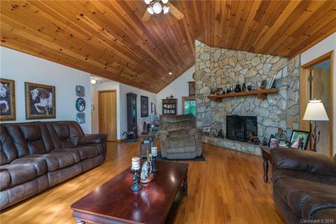 411 Creekside Ln, Tryon, NC 28782 photo 10