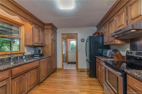 411 Creekside Ln, Tryon, NC 28782 photo 11