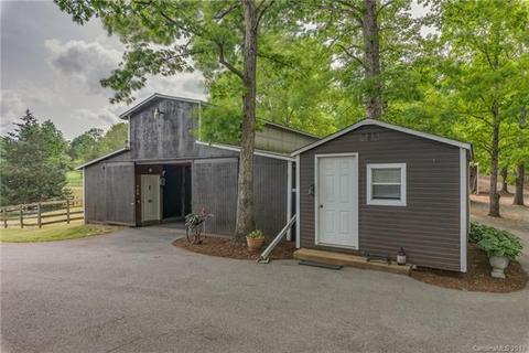 411 Creekside Ln, Tryon, NC 28782 photo 2