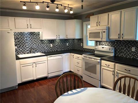 47 Mockingbird Ln, Clyde, NC 28721 photo 10