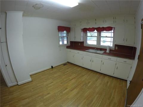 1446 Clearview Dr, Morganton, NC 28655 photo 3