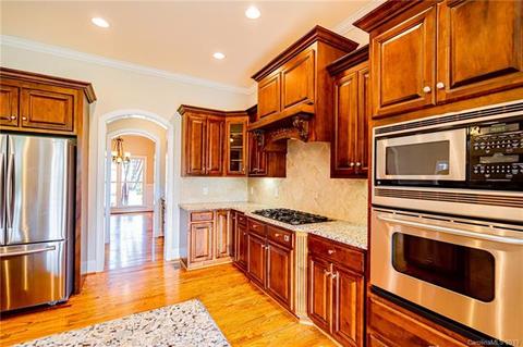6631 Fox Ridge Cir, Davidson, NC 28036 photo 14