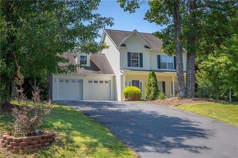 3226 48th Avenue Ln, Hickory, NC 28601 photo 1