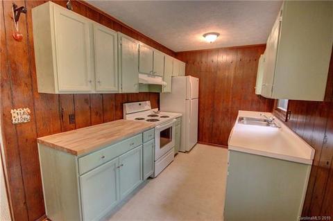 179 Forest Dr, Clyde, NC 28721 photo 9