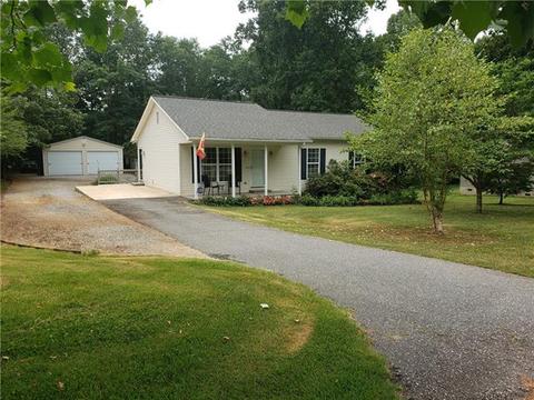113 Raintree Dr, Morganton, NC 28655 photo 2