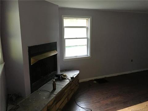 87 Tuckaway Ln, Tryon, NC 28782 photo 2