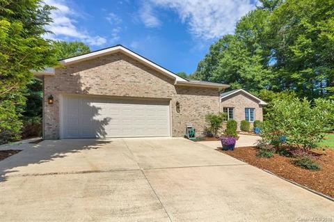 192 Eagle Point Dr, Brevard, NC 28712 photo 2