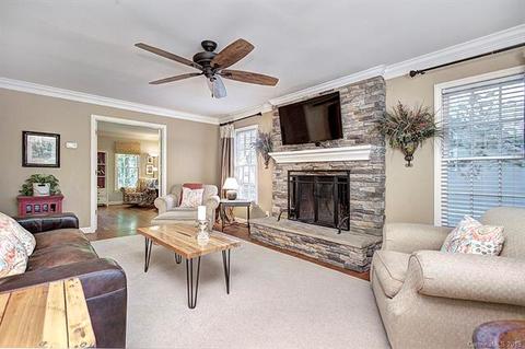 2718 Oxborough Dr, Matthews, NC 28105 photo 9