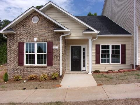 4202 Pickering Dr, Hickory, NC 28602 photo 1