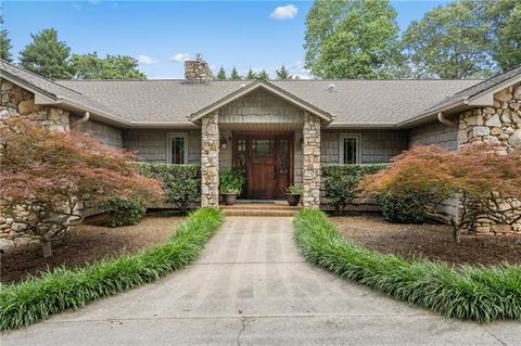 2372 Eagle Dr, Conover, NC 28613 photo 4