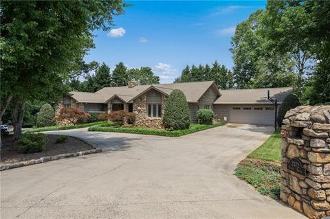 2372 Eagle Dr, Conover, NC 28613 photo 1