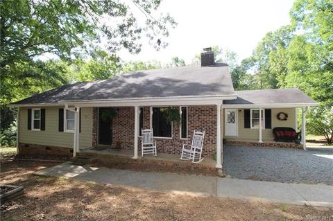1422 Crescent St, Monroe, NC 28112 photo 1