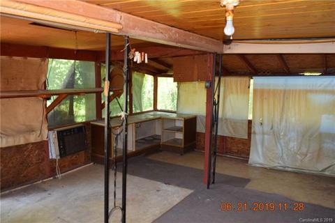 705 E Klutz St, Maiden, NC 28650 photo 5