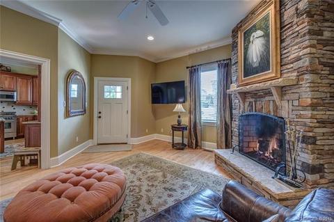 124 7th St, Cramerton, NC 28032 photo 3