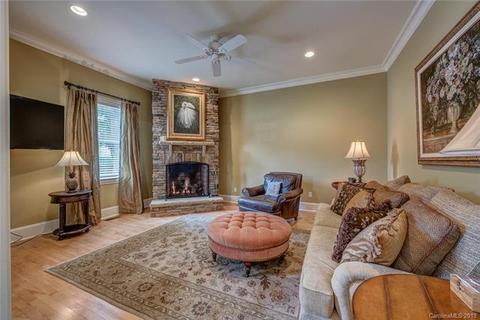 124 7th St, Cramerton, NC 28032 photo 4