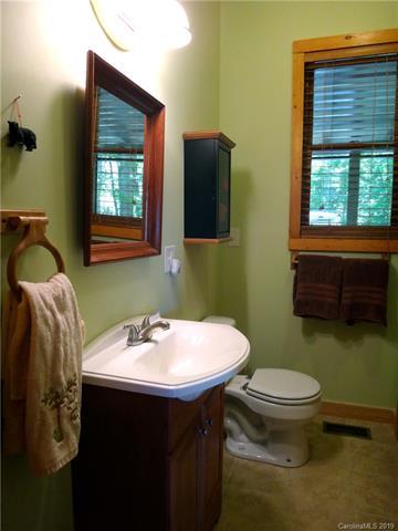 323 Hyacinth Dr, Clyde, NC 28721 photo 26