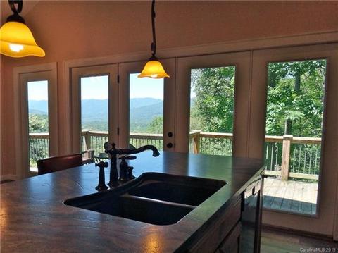 323 Hyacinth Dr, Clyde, NC 28721 photo 4
