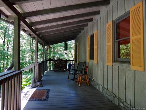 323 Hyacinth Dr, Clyde, NC 28721 photo 5