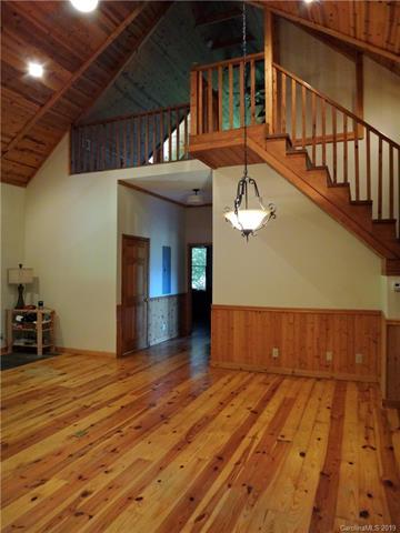 323 Hyacinth Dr, Clyde, NC 28721 photo 18