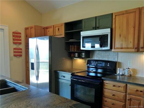 323 Hyacinth Dr, Clyde, NC 28721 photo 11