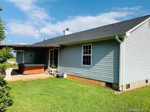 423 Keever Ln, Hiddenite, NC 28636 photo 3