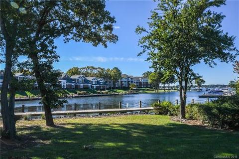 18619 Harborside Dr, Cornelius, NC 28031 photo 2