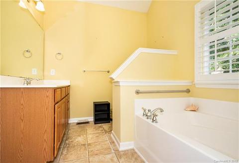 7322 Sedgebrook Dr, Stanley, NC 28164 photo 4