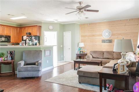 102 Common Ground Dr, Flat Rock, NC 28731 photo 5