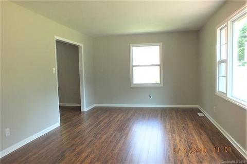 618 Davis St, Lancaster, SC 29720 photo 5
