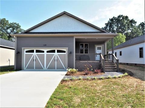 638 13th Avenue Nw Pl NW, Hickory, NC 28601 photo 1