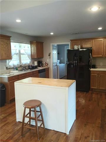 827 Mudcut Loop, Marion, NC 28752 photo 9
