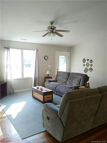 827 Mudcut Loop, Marion, NC 28752 photo 15