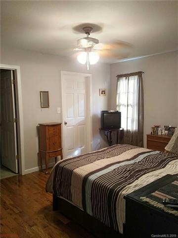 827 Mudcut Loop, Marion, NC 28752 photo 17
