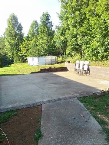 827 Mudcut Loop, Marion, NC 28752 photo 24