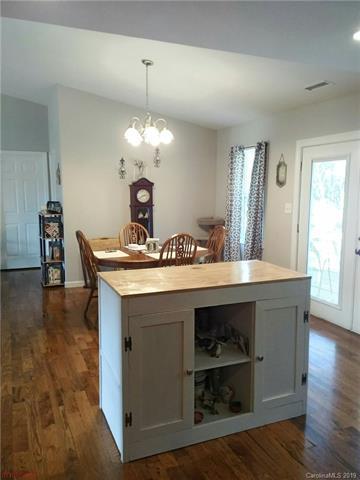 827 Mudcut Loop, Marion, NC 28752 photo 12