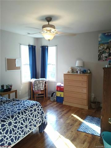 827 Mudcut Loop, Marion, NC 28752 photo 19