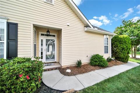 340 Garnet Ct, Fort Mill, SC 29708 photo 2