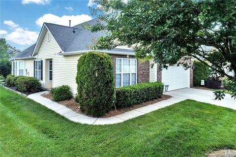340 Garnet Ct, Fort Mill, SC 29708 photo 1