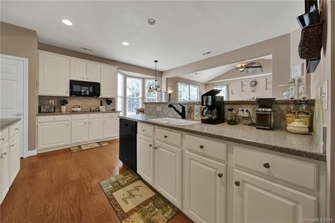 340 Garnet Ct, Fort Mill, SC 29708 photo 9