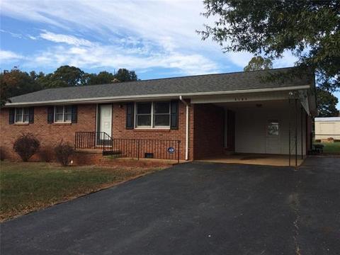 3165 10th Ave, Conover, NC 28613 photo 1