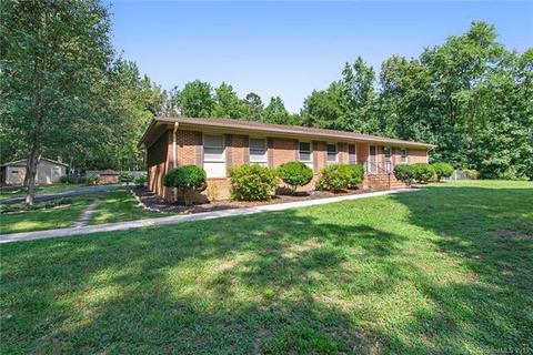 1175 Emerald Dr, Concord, NC 28025 photo 1